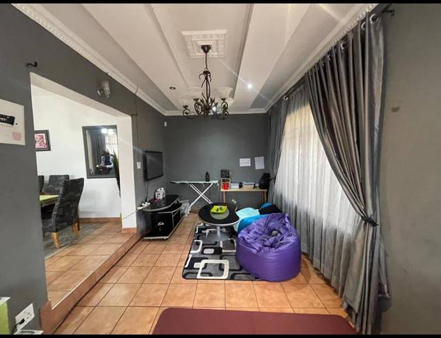 3 BEDROOM HOUSE FOR SALE IN LEONDALE